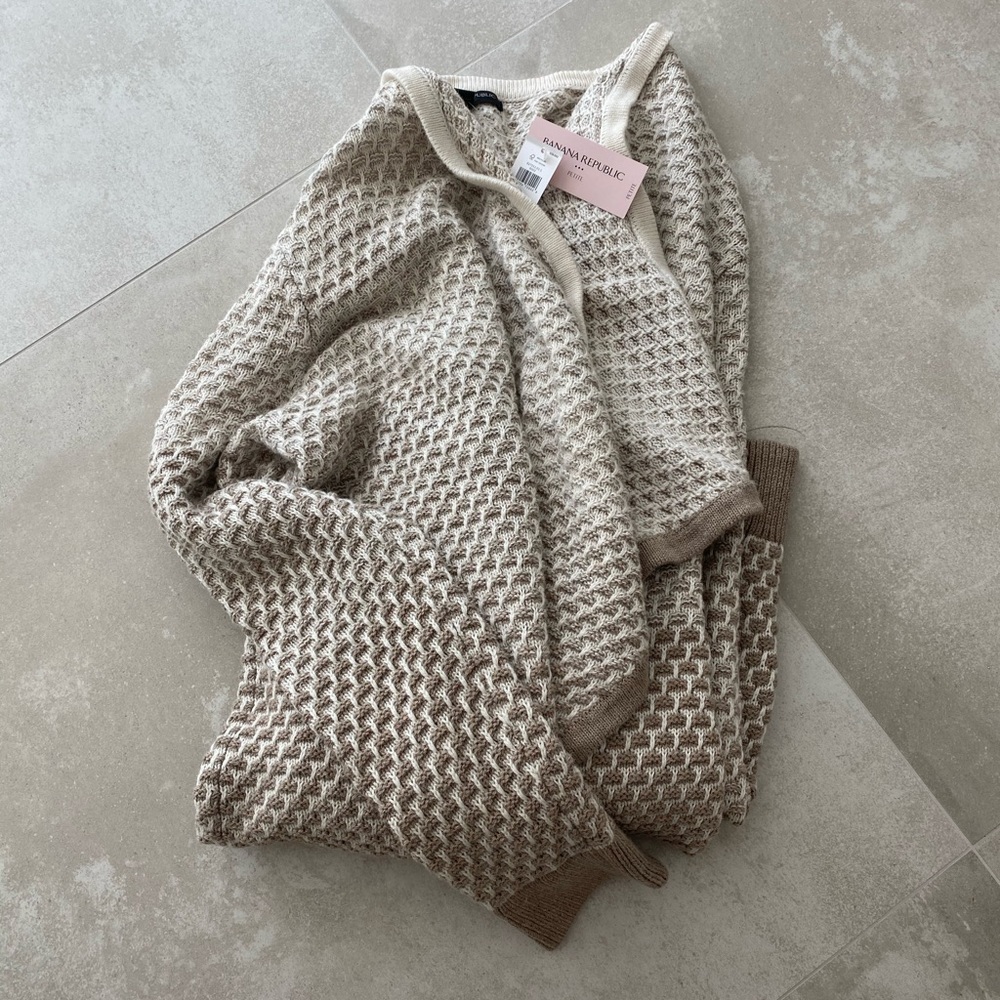 NWT Banana Republic cardigan sweater